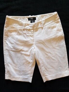 Metro White Women's Bermuda Shorts